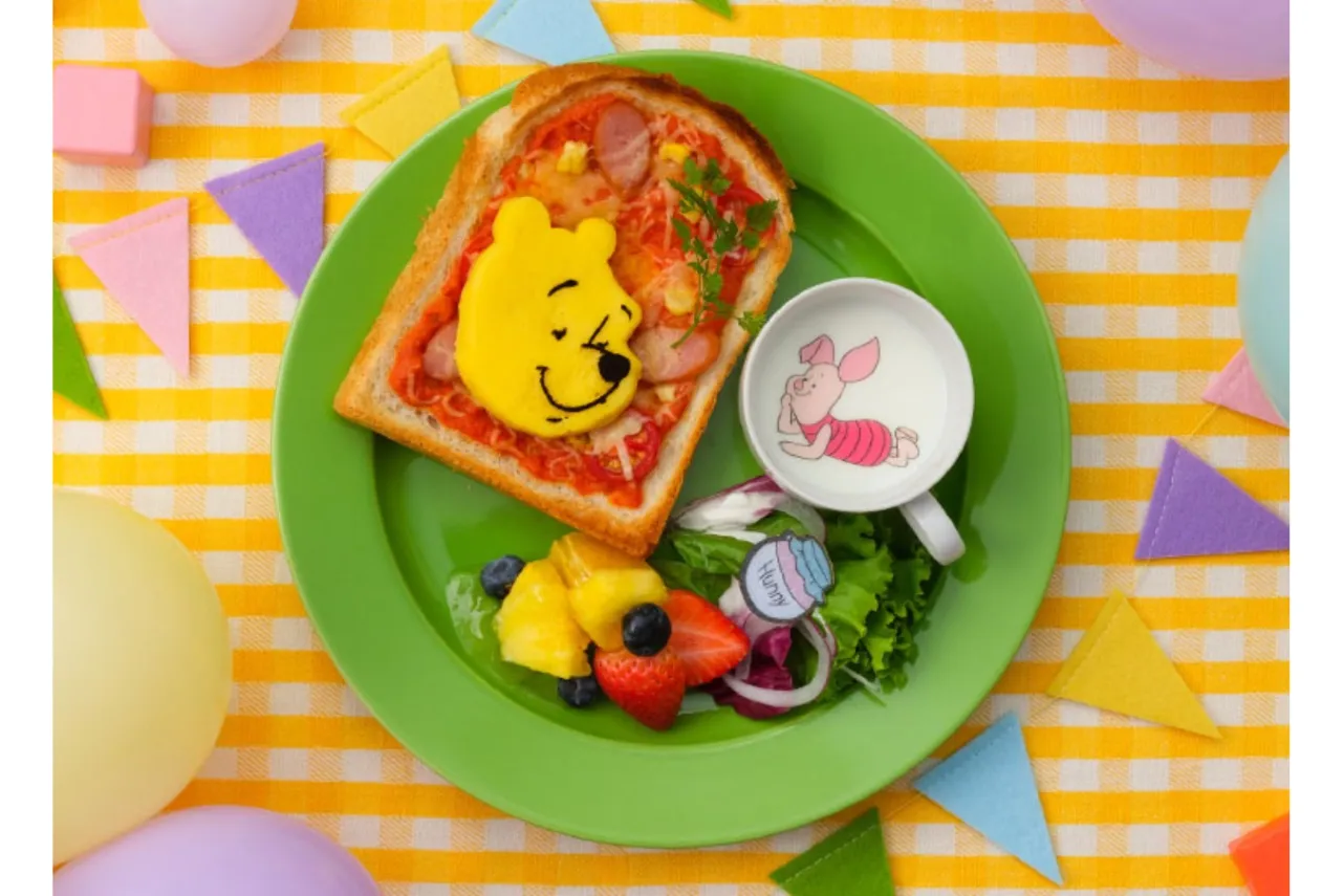 ▲「友だち♪ピザ風トースト」（2,390円）※画像はイメージ　© Disney. Based on the "Winnie the Pooh" works by A.A. Milne and E.H. Shepard.