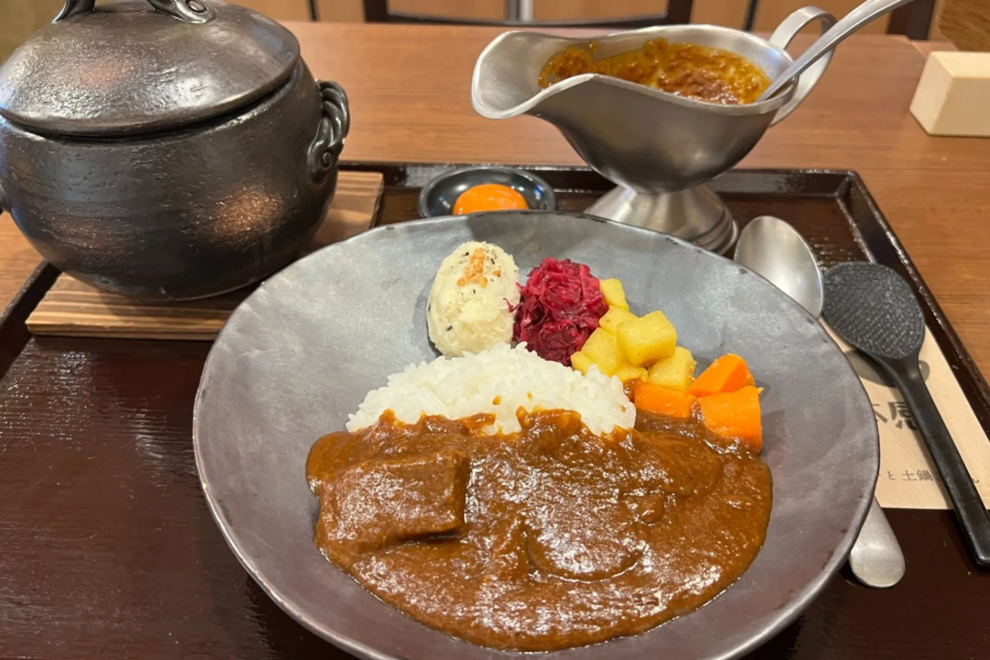 その発想はなかった！“米”を自分で選べる注目の欧風カレー店、東銀座「一体感」
