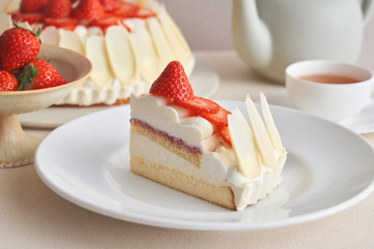 ▲「“あすかルビー”いちごのベイクド＆レア〈生〉チーズケーキ」