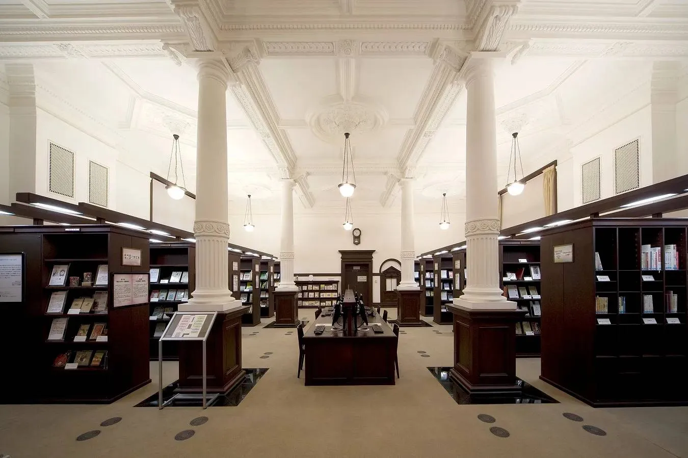 ▲児童書ギャラリー（出典：国立国会図書館国際子ども図書館ウェブサイト）