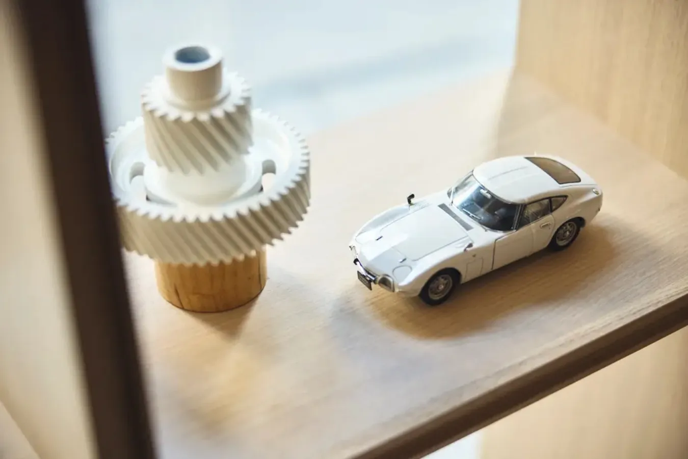 ▲全国各地域で生産されている車両パーツを使用したオブジェ