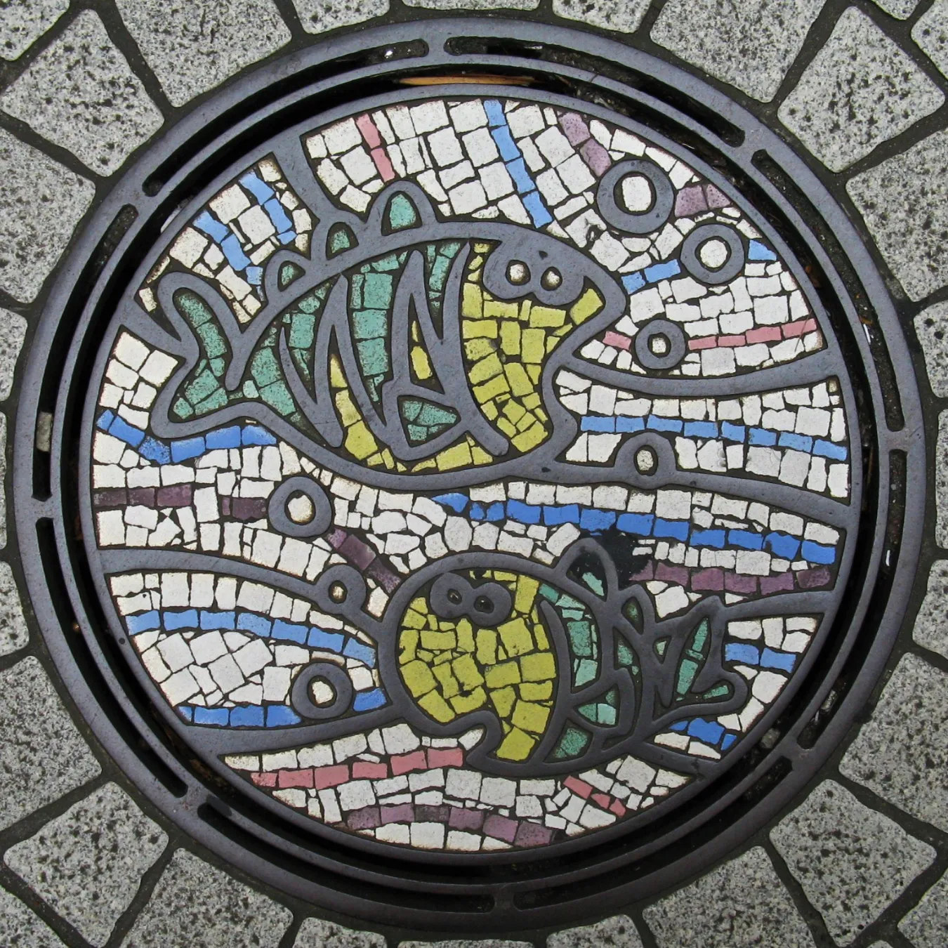 鋳物の街・川口でマンホール巡り！鉄蓋愛好家・白浜公平のイチ推し。_793765