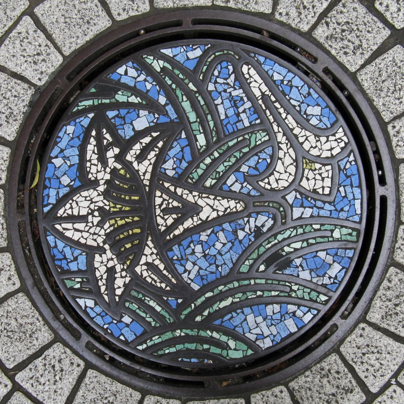 鋳物の街・川口でマンホール巡り！鉄蓋愛好家・白浜公平のイチ推し。_793769