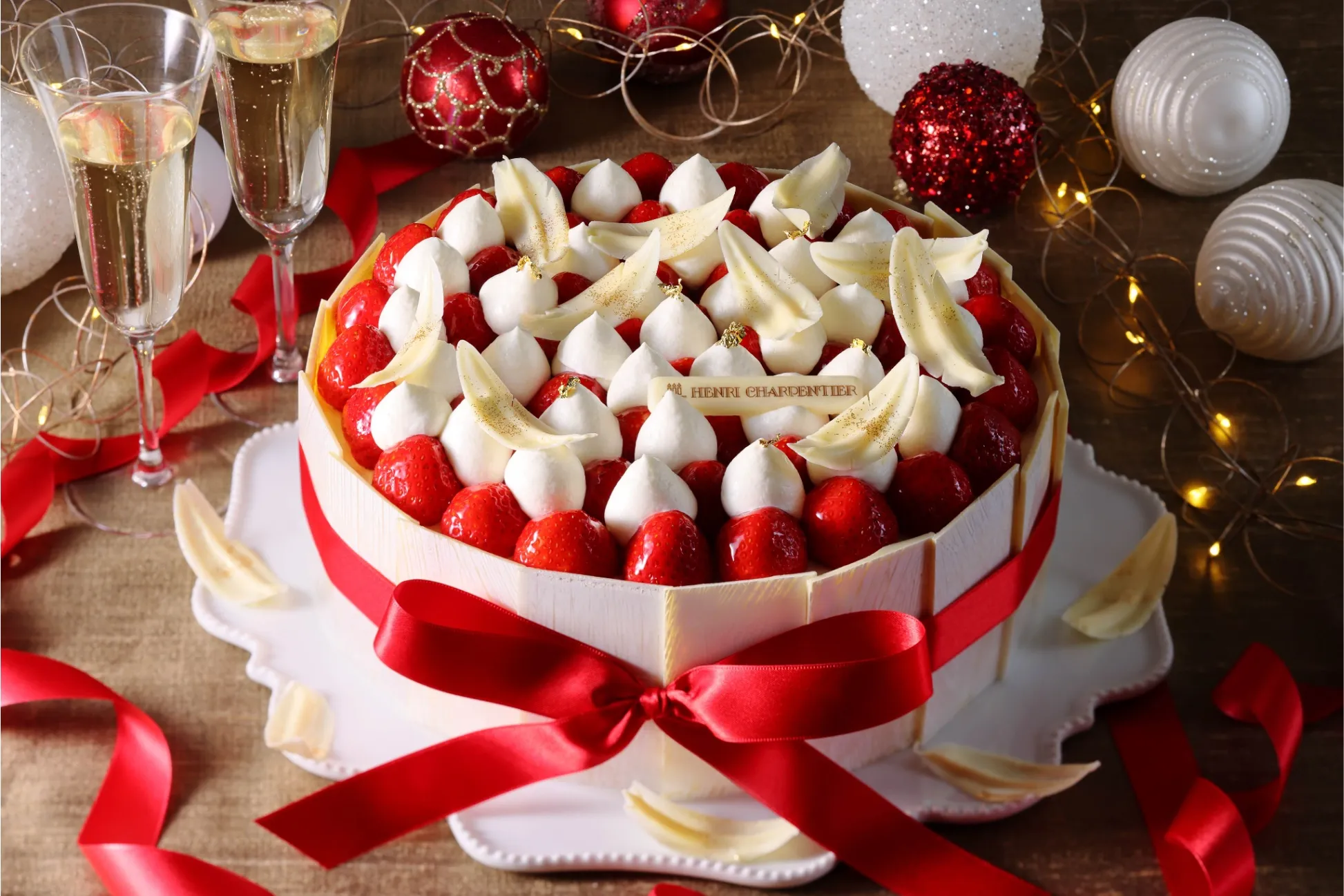 テーマは“銀座のクリスマス”！「アンリ・シャルパンティエ」の贅沢クリスマスケーキ