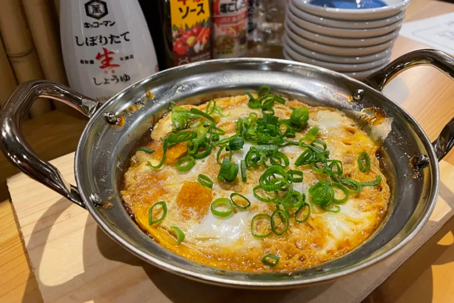 ▲「ビッグカツ卵とじ」（380円）