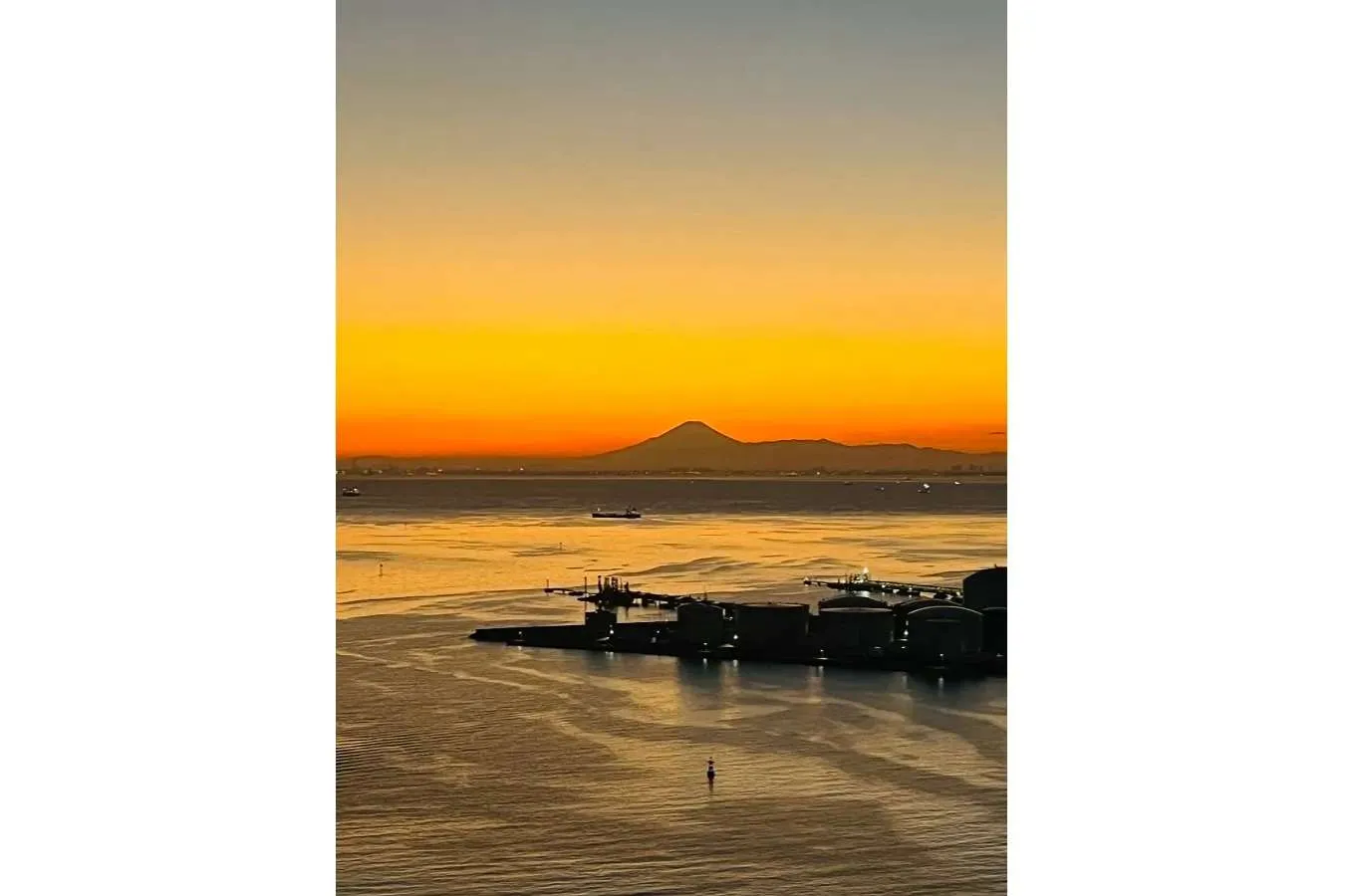▲展望フロアからの眺め_冬の富士山