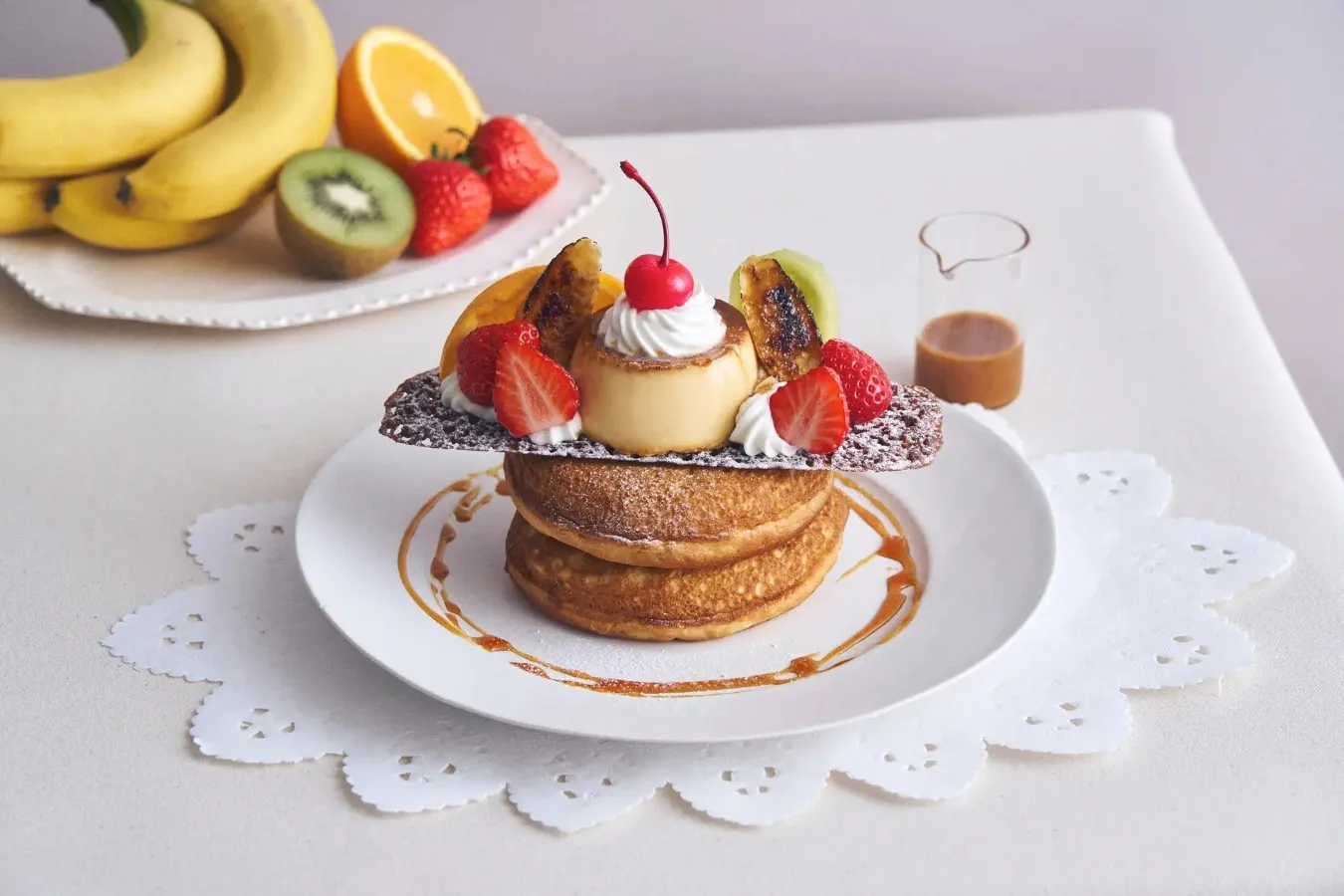 ▲「プリンアラモードのパンケーキ 濃厚キャラメルソース」