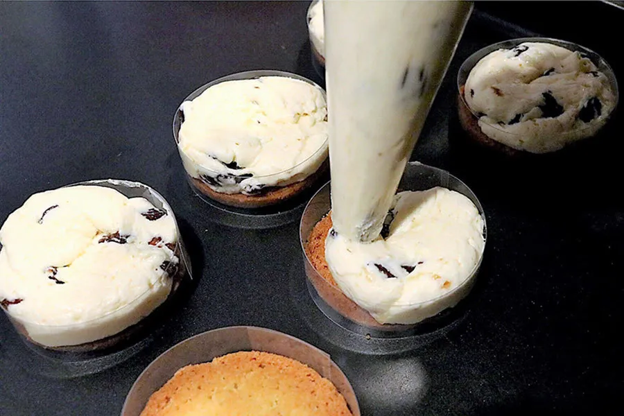 もう食べた？「コールドストーン」初のクッキーサンド専門店！濃厚バタークリームとほろほろクッキーの絶品サンド