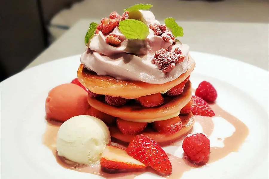 【表参道デート】何から何までイチゴ尽くし!限定パンケーキを食べてきた_1777412