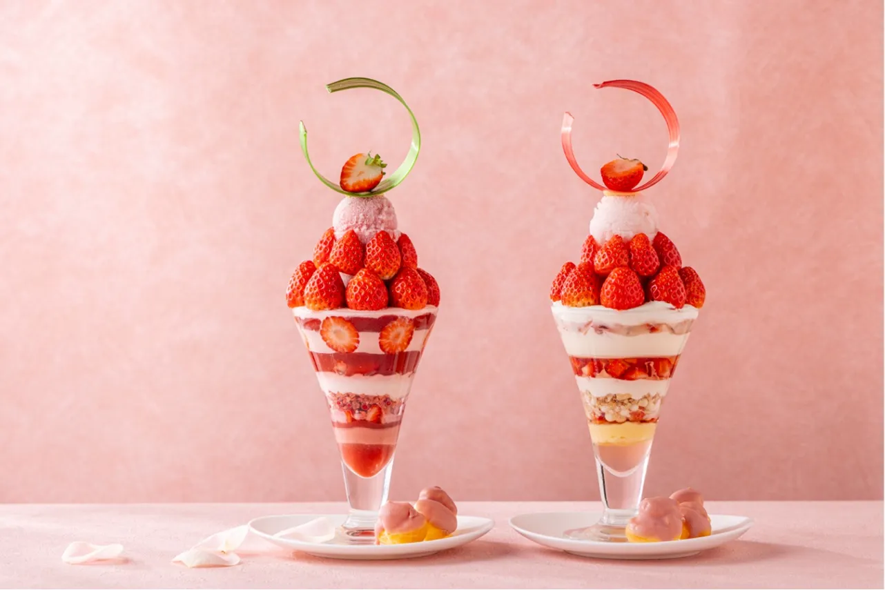 ▲左から「いちごローズパフェ」「いちごシャンパンパフェ」