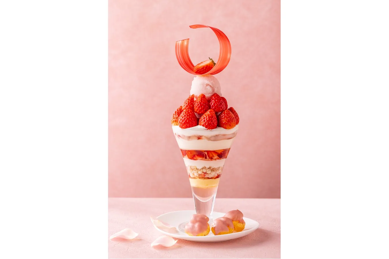 ▲「いちごシャンパンパフェ」