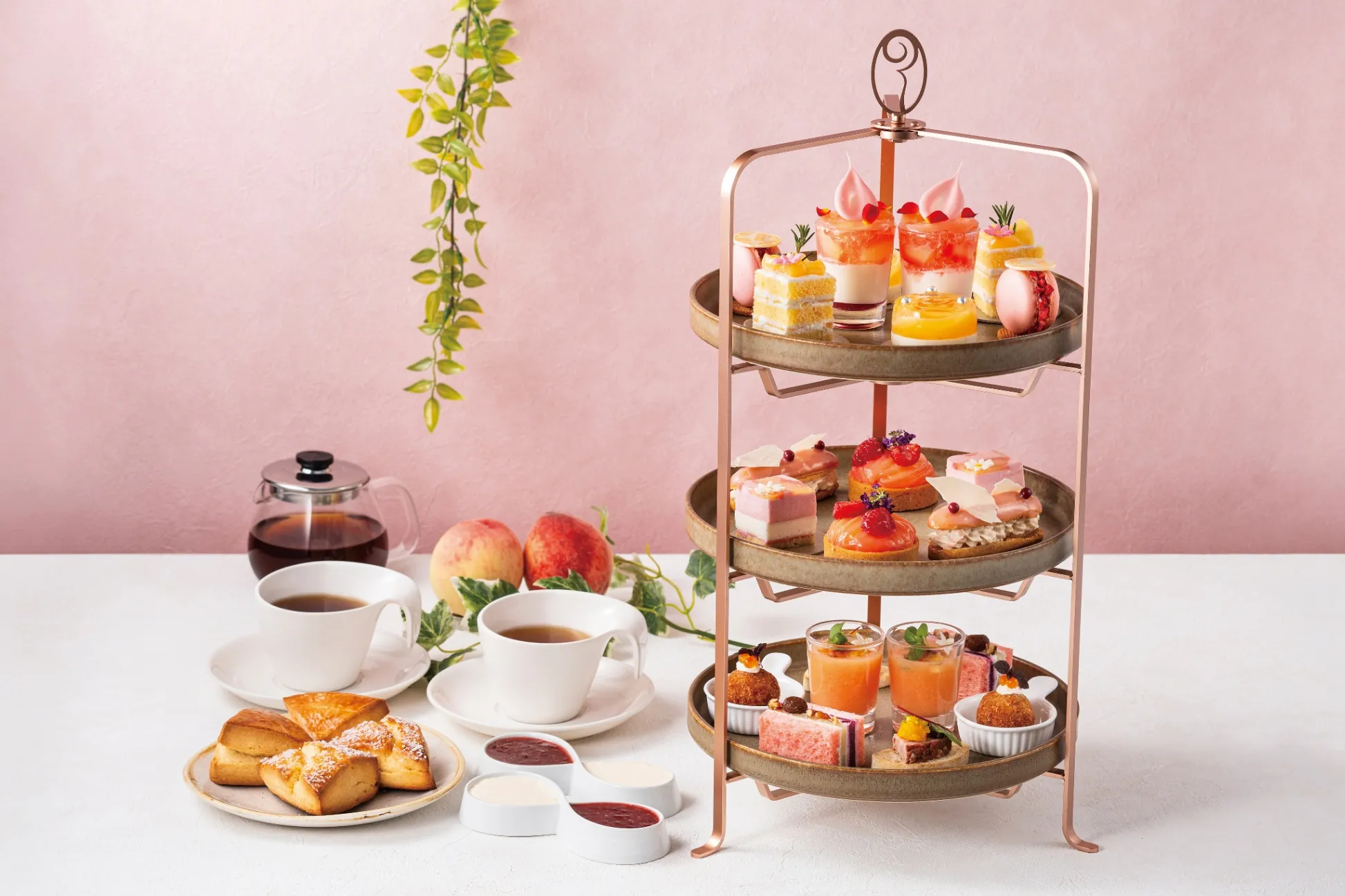 【ローズホテル横浜】桃尽くしのアフタヌーンティーが登場！桃のショートケーキ＆タルトなど