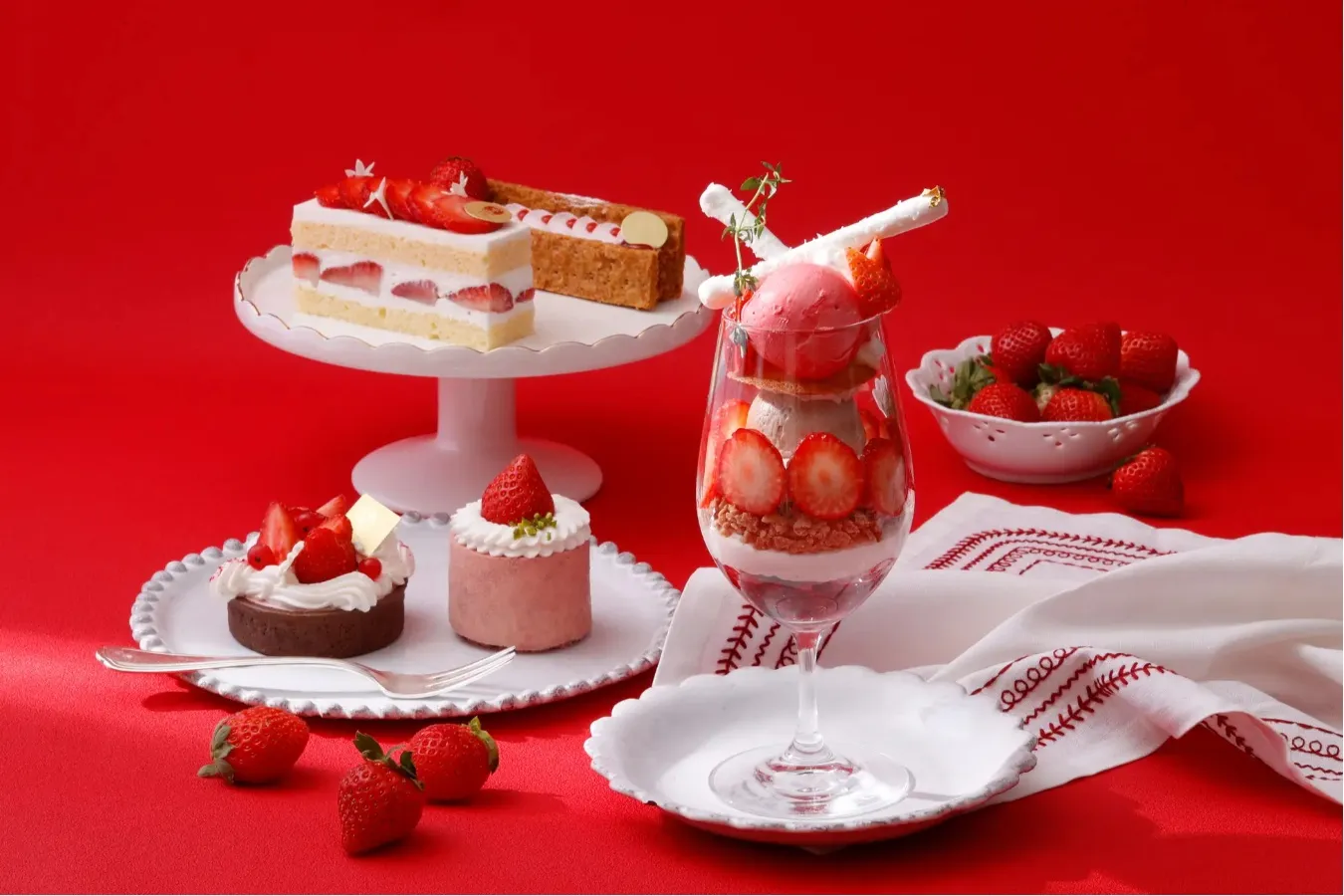【ホテルニューグランド】旬のいちごスイーツがそろう「苺フェア」を開催_3096837