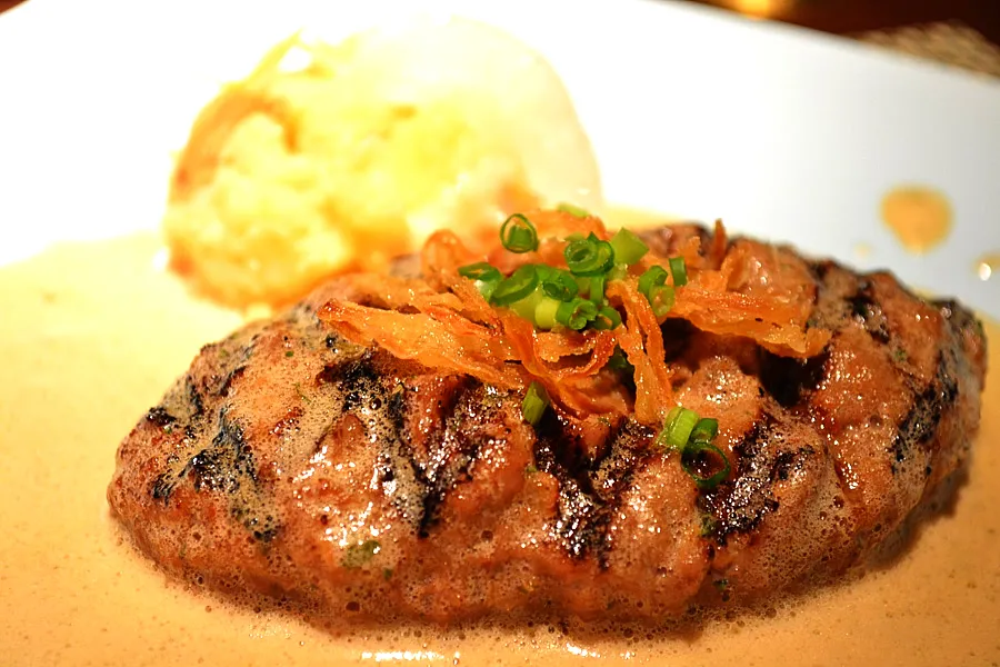 【市ケ谷】東京No.1ハンバーグ？「らいむらいと」でランチデート