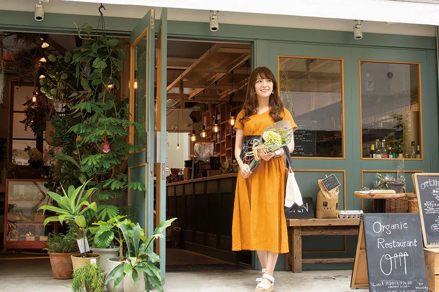 「野菜がおいしい♪」代々木上原にある有機野菜30種のサラダが味わえる花屋併設オーガニックレストラン