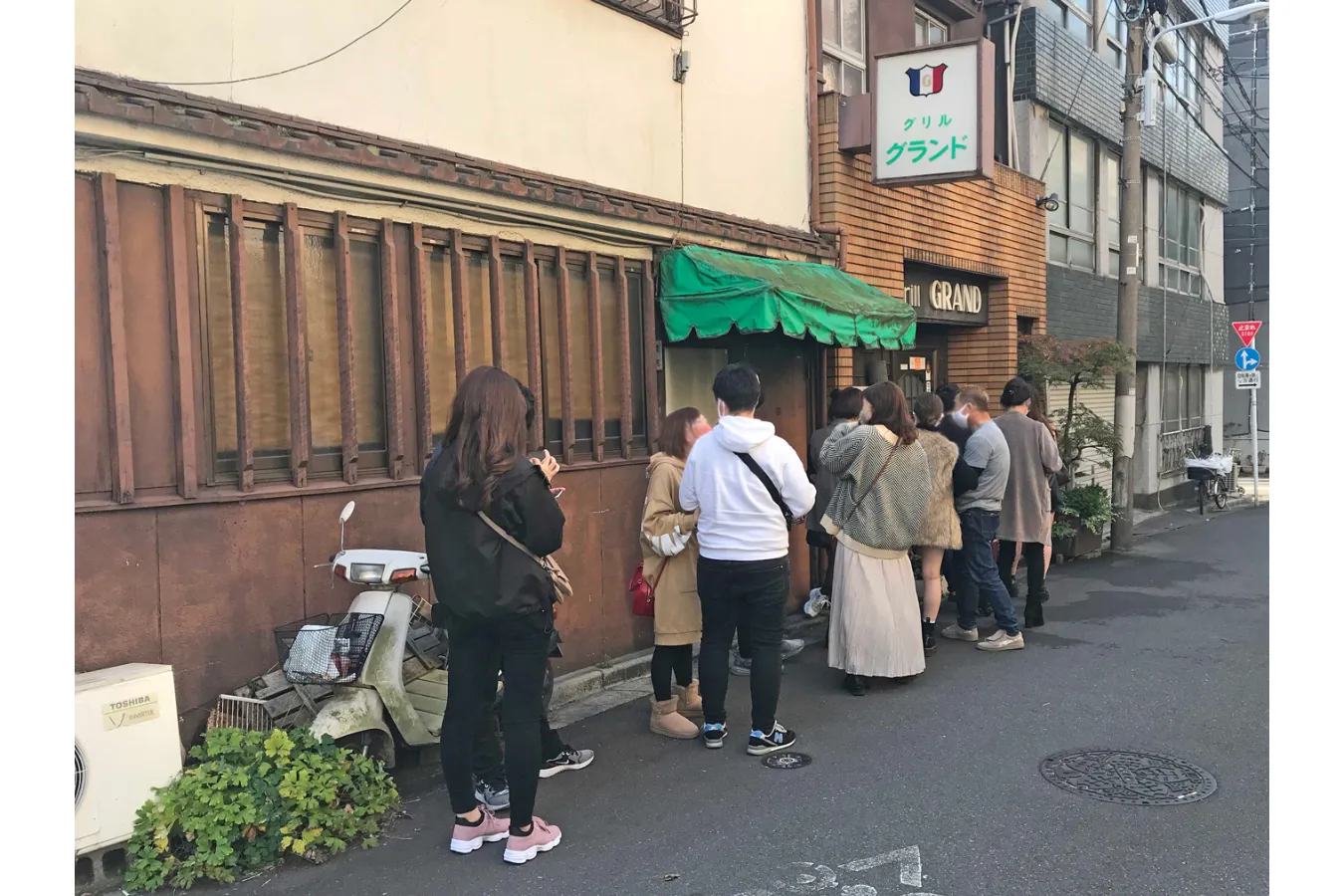 ▲予約不可のランチは行列