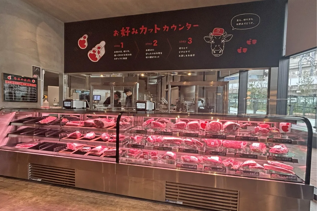 ▲塊のお肉がズラリ！（撮影：レッツエンジョイ東京編集部）