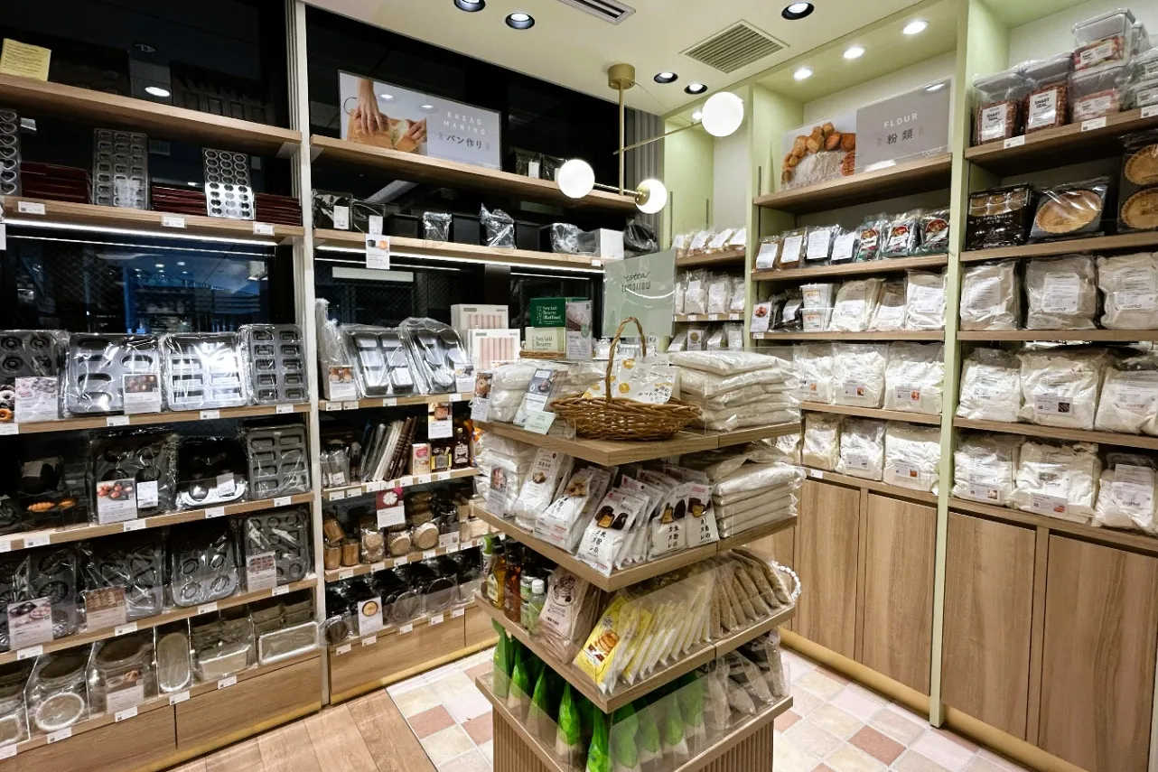 ▲約1,200点の圧倒的な品ぞろえ（撮影：レッツエンジョイ東京編集部）