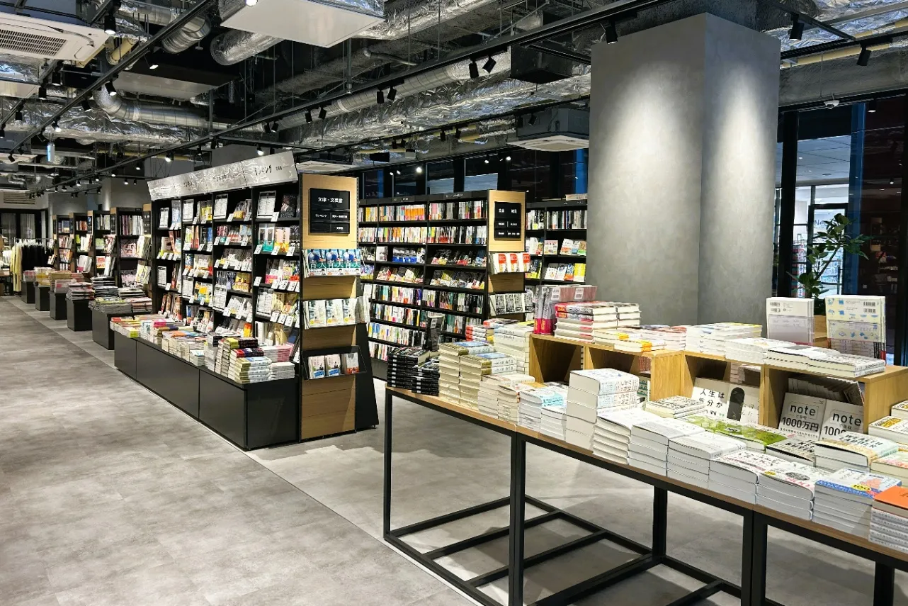 ▲豊富な品ぞろえの書籍（撮影：レッツエンジョイ東京編集部）