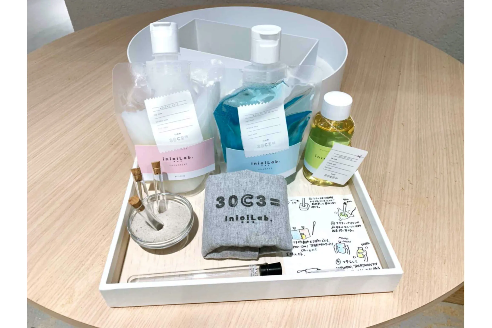 【中目黒】香りを調合！ヘアケア用品店「イニオイラボ」誕生