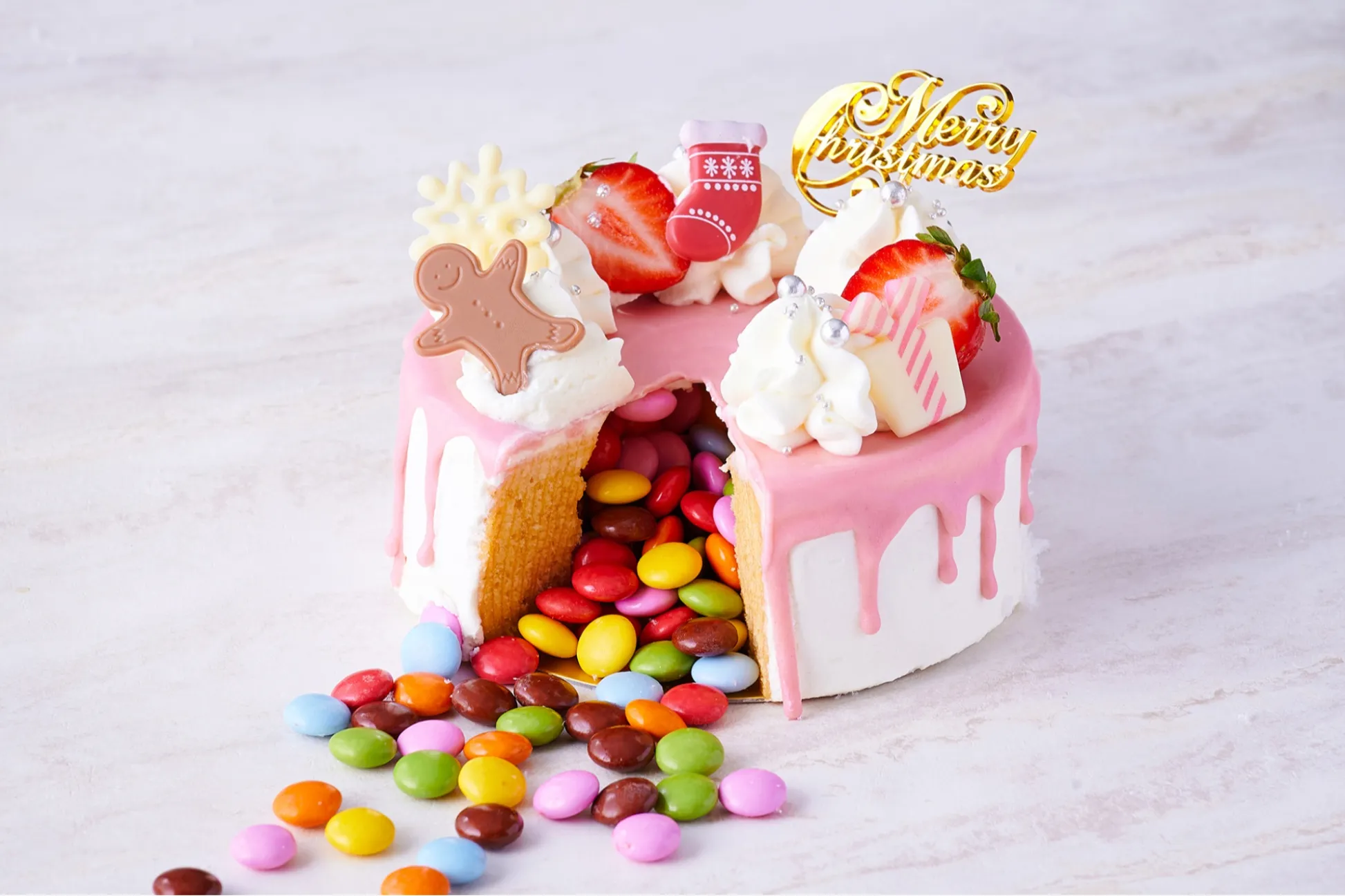 “カラフルなチョコがあふれ出す”クリスマスケーキが登場！ザ ストリングス 表参道で