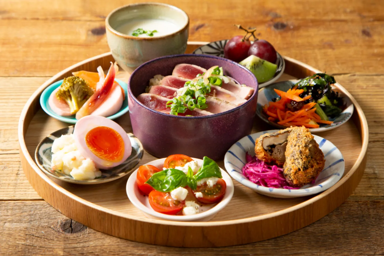▲「EVERYONEs CAFE Garden Plate（フィッシュ）」（2,189円）※小皿の内容はその日の仕入れ状況などにより変更となる場合があります