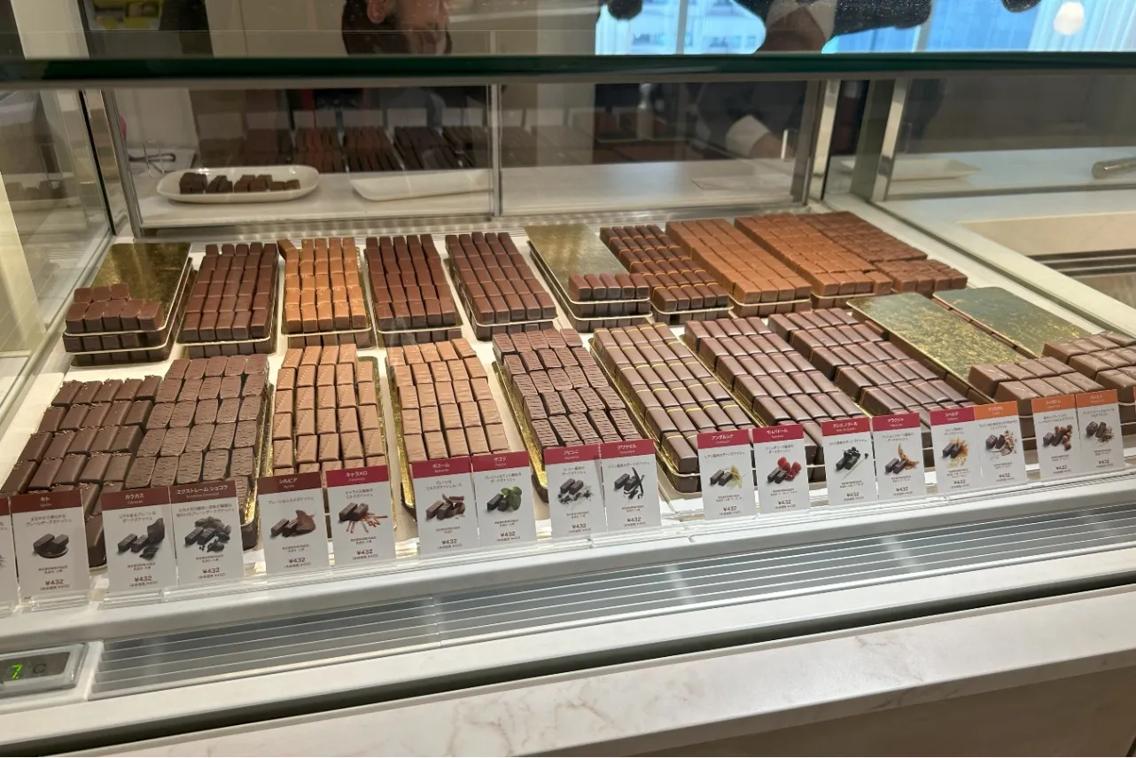 ▲美しく繊細なチョコレートがズラリ（撮影：レッツエンジョイ東京編集部）