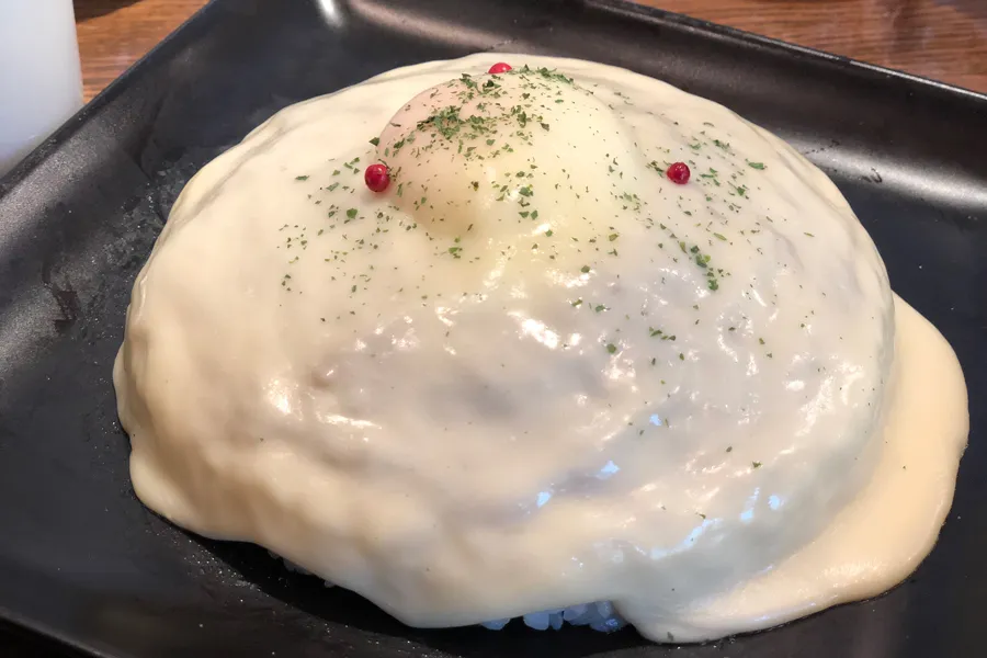美女もウットリ♪とろ～りチーズキーマに老舗ケーキetc.食欲の秋に行きたいスポット3選