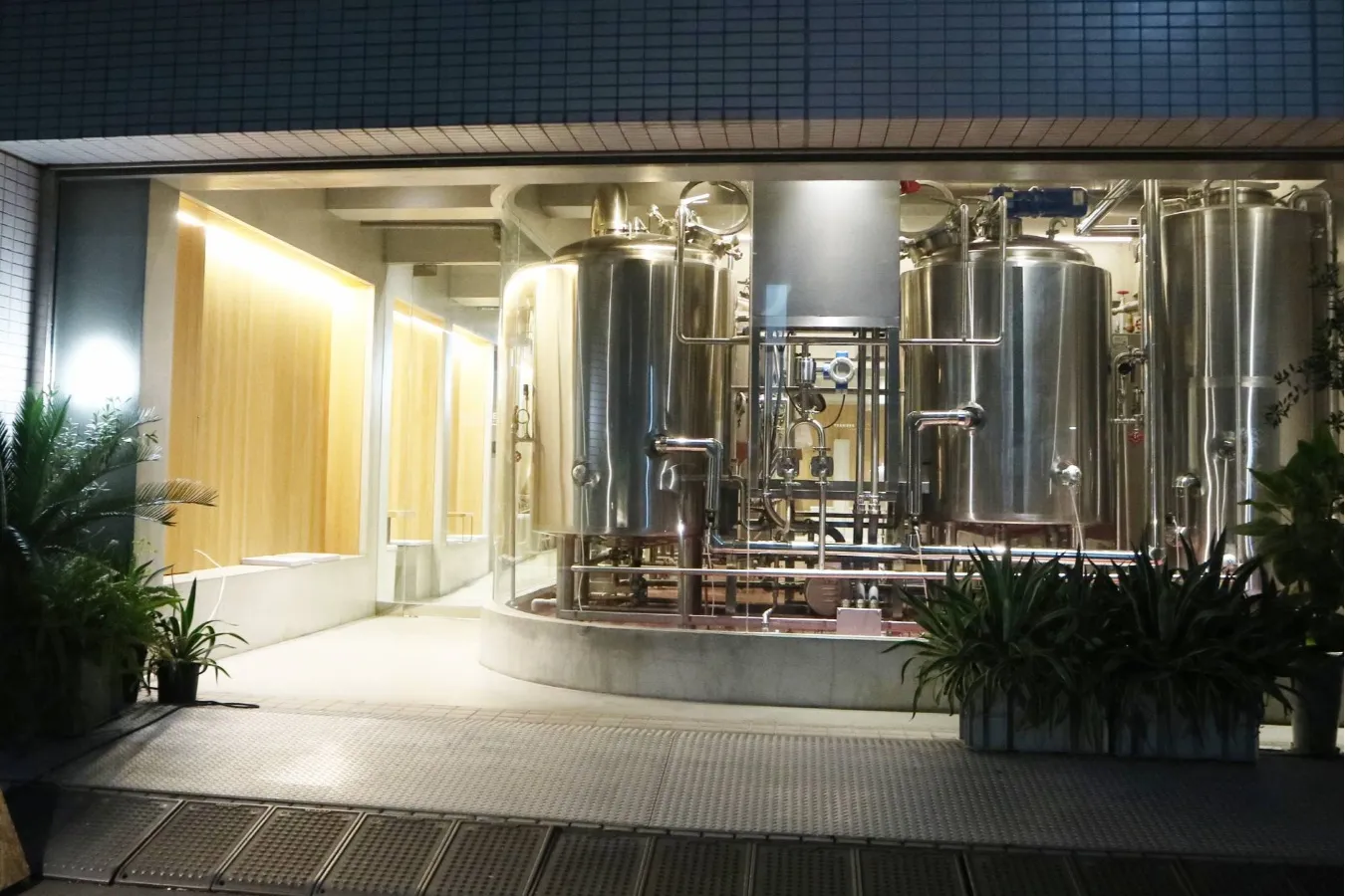 風呂上がりに最高の一杯を！銭湯が手掛けるビール醸造所、押上「ベイズヨツメブルワリー」_2088736