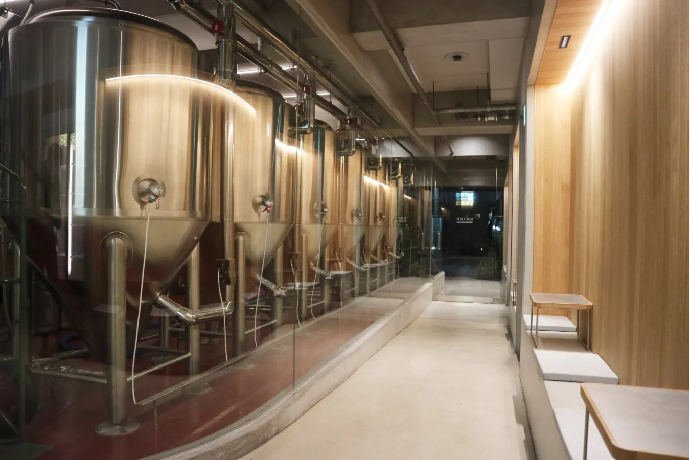 風呂上がりに最高の一杯を！銭湯が手掛けるビール醸造所、押上「ベイズヨツメブルワリー」_2088737