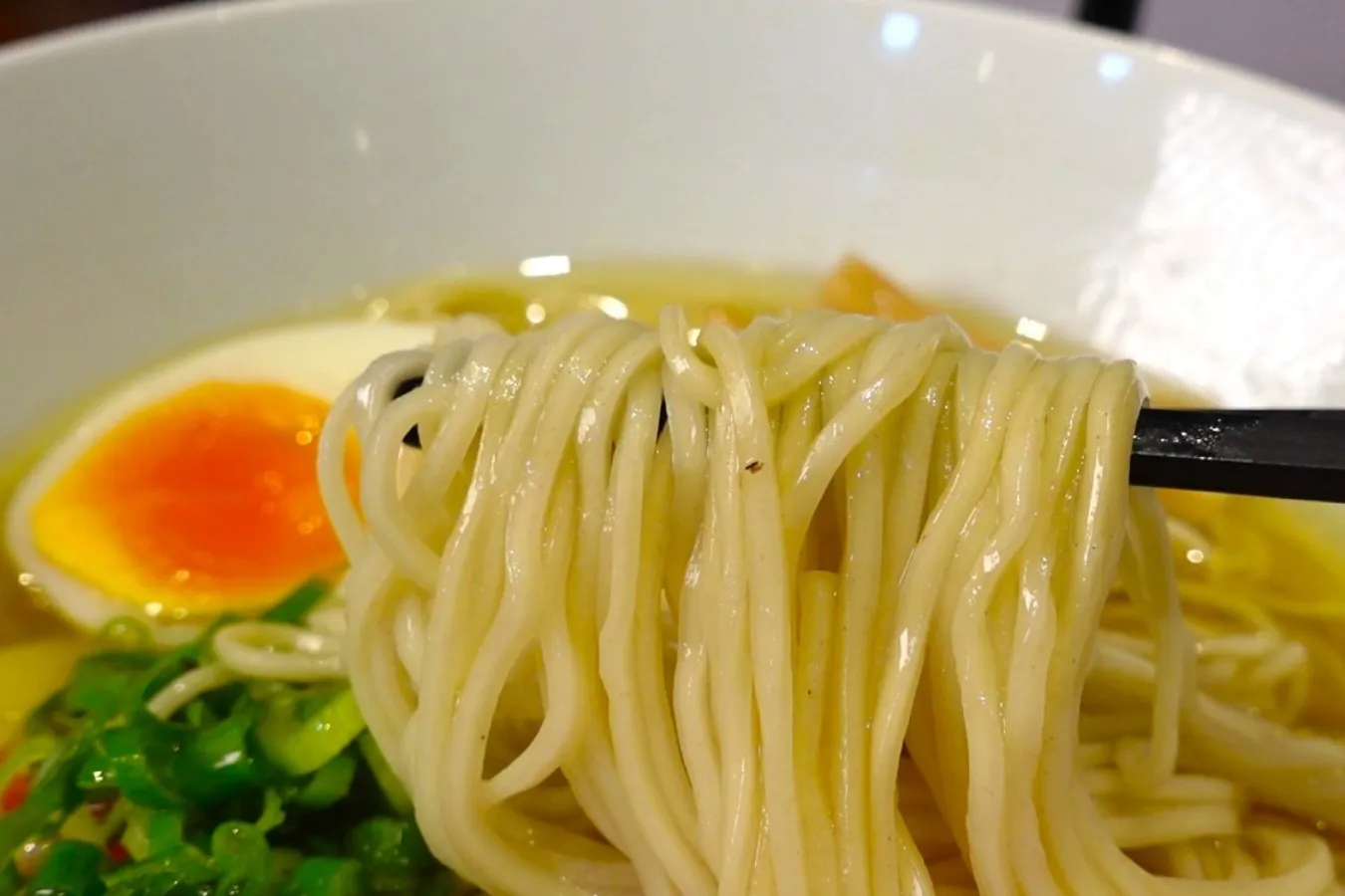 “究極”の塩ラーメン！「町田汁場 しおらーめん進化 本店」_1244408