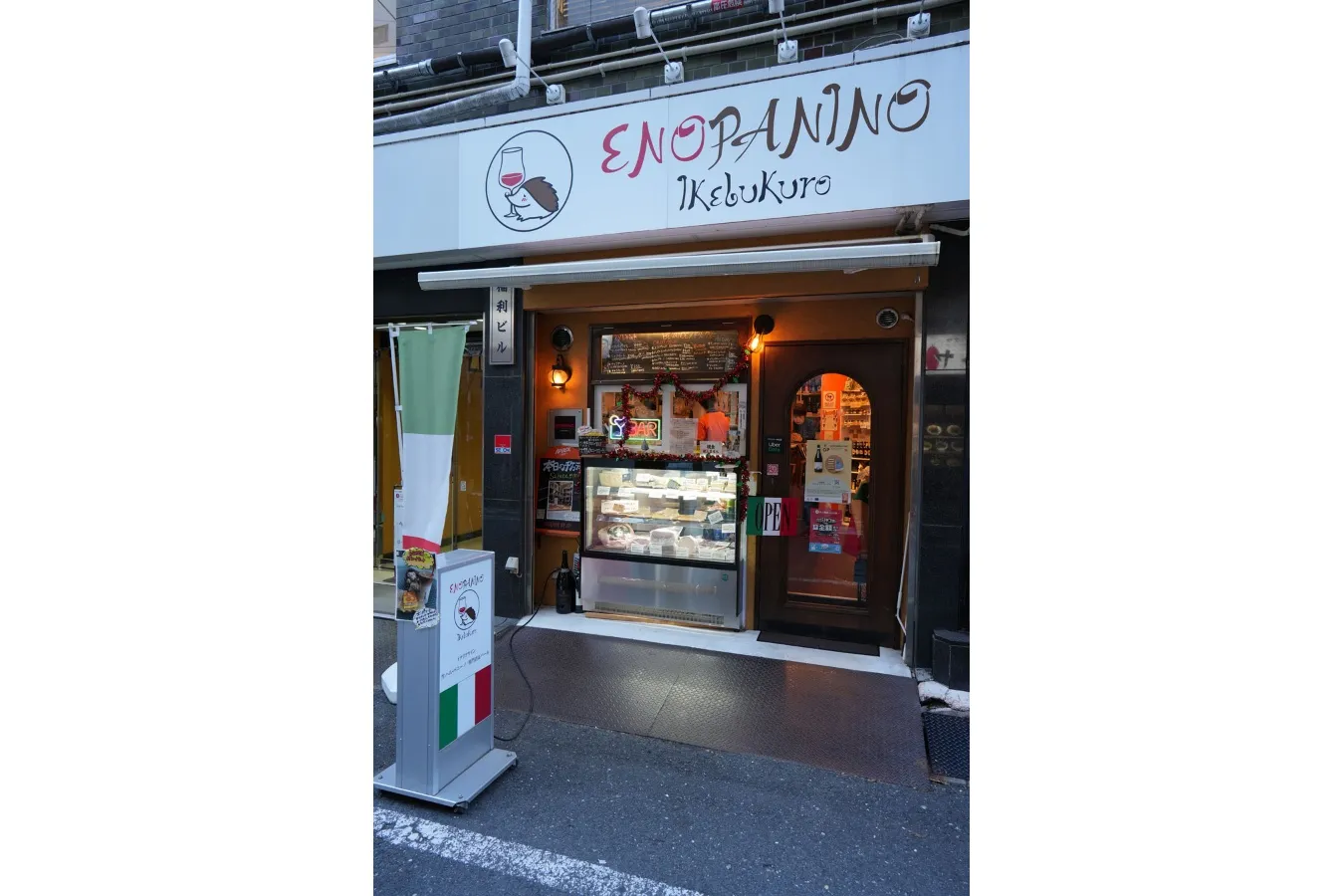 こぢんまりした店内に“イタリア感”が大渋滞!在日イタリア人御用達の池袋「ENOPANINO Ikebukuro」_1261588
