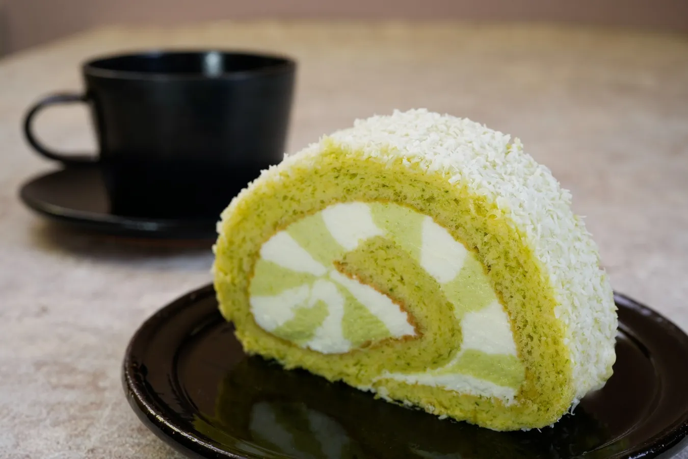 ▲「パンダンロールケーキ（パンダンク﻿リ﻿ー﻿ム﻿）」