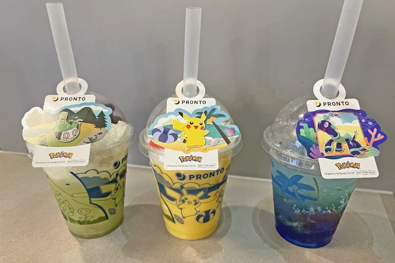 ▲左から「ヤバソチャのおもてなし抹茶ラテ」「ピカチュウの真夏のマンゴーミルク」「テラパゴスのキラキラゼリースカッシュ」※編集部撮影