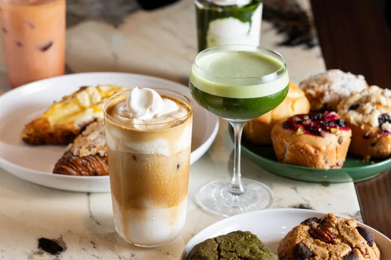 素材とストーリーにこだわるカフェ「ソー コーヒー ロースターズ」ニュウマン高輪にオープン