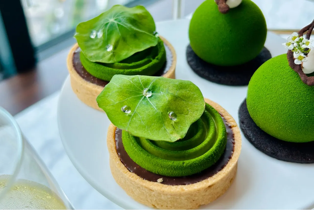 ▲「抹茶とチョコレートのタルト ローズマリーの香り」（撮影：レッツエンジョイ東京編集部）