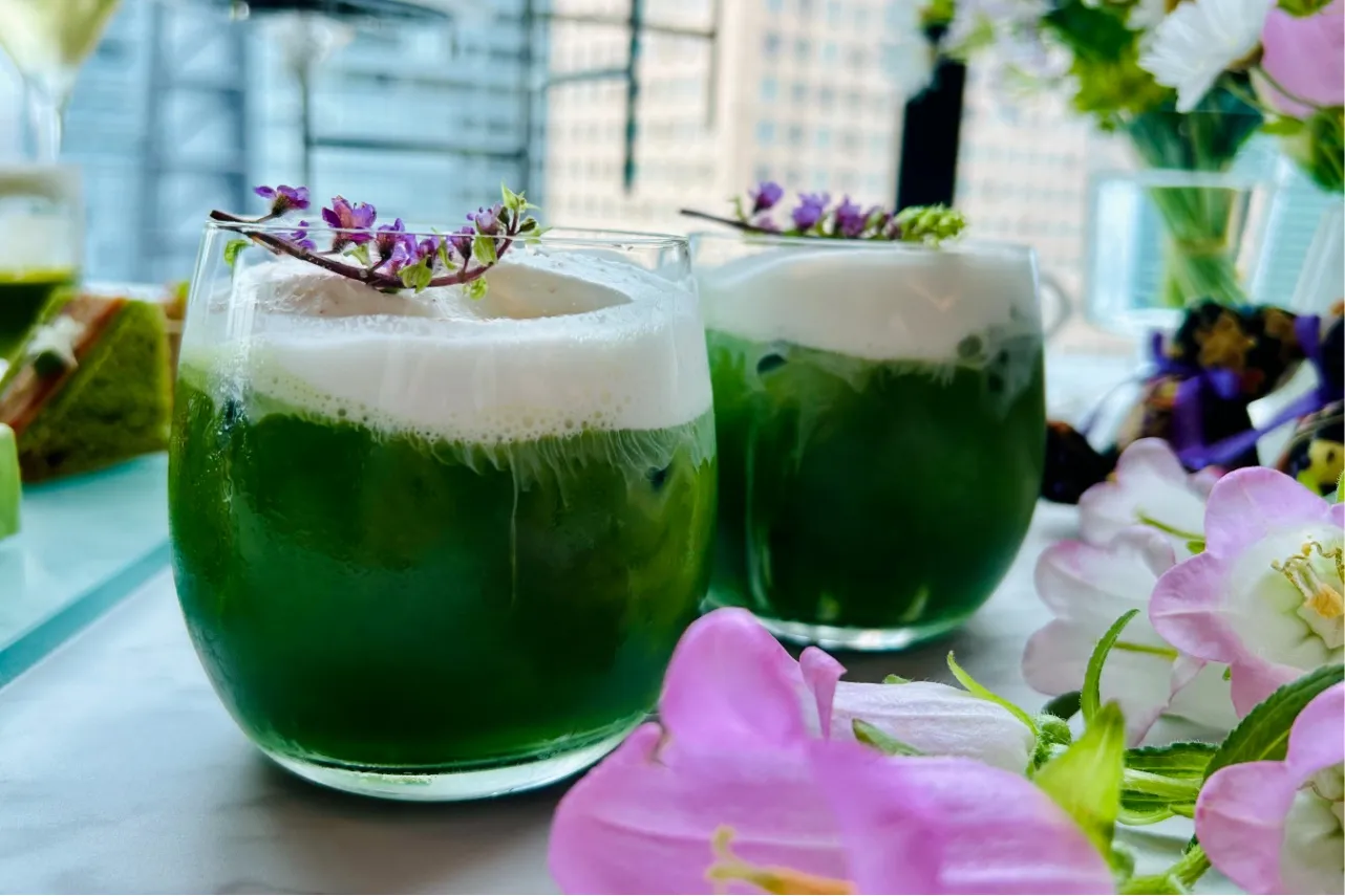 ▲ウェルカムドリンクとして用意される「宇治抹茶のミルクフォームラテ」（撮影：レッツエンジョイ東京編集部）