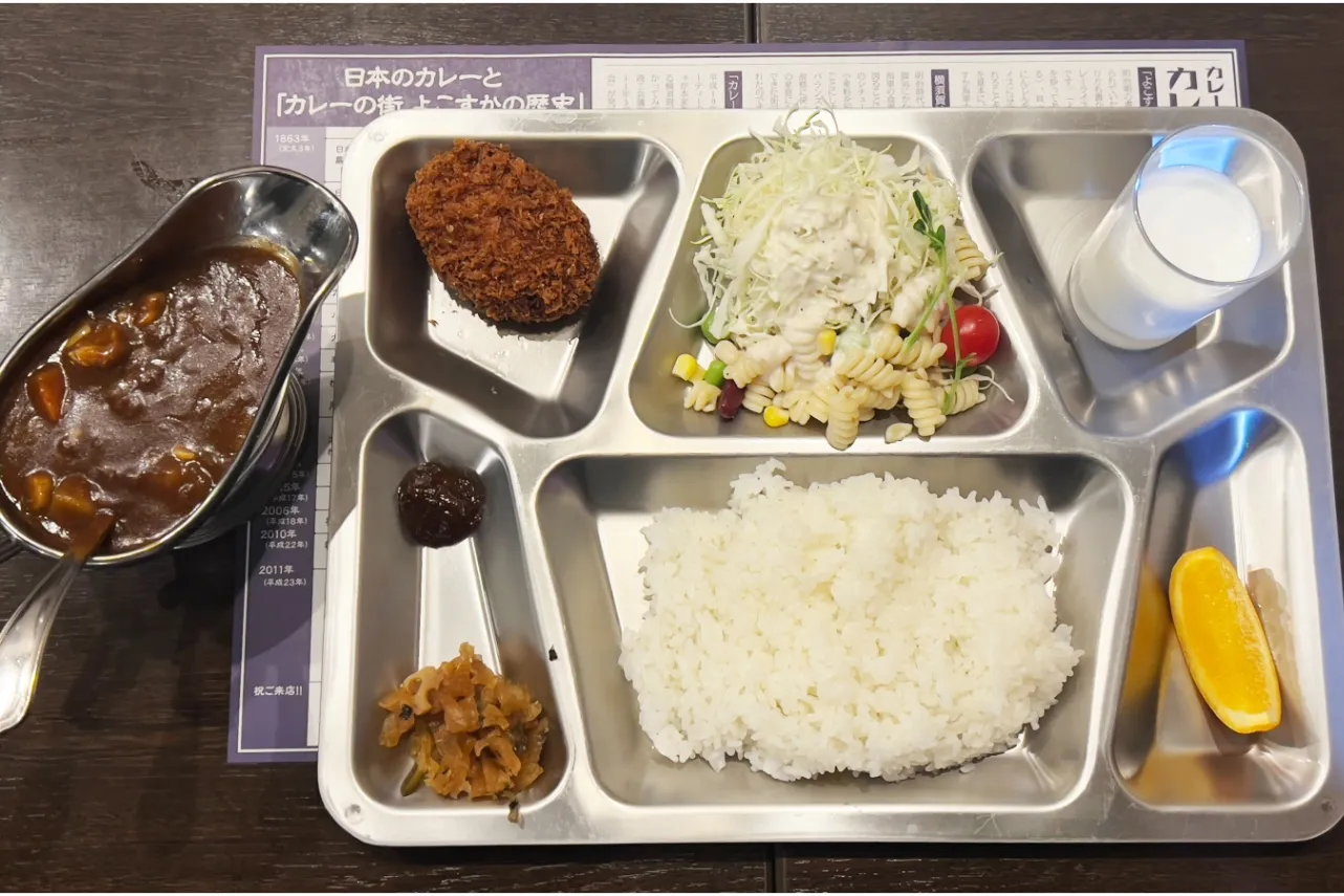 ▲「掃海艦はちじょうポークカレー」（1,870円）