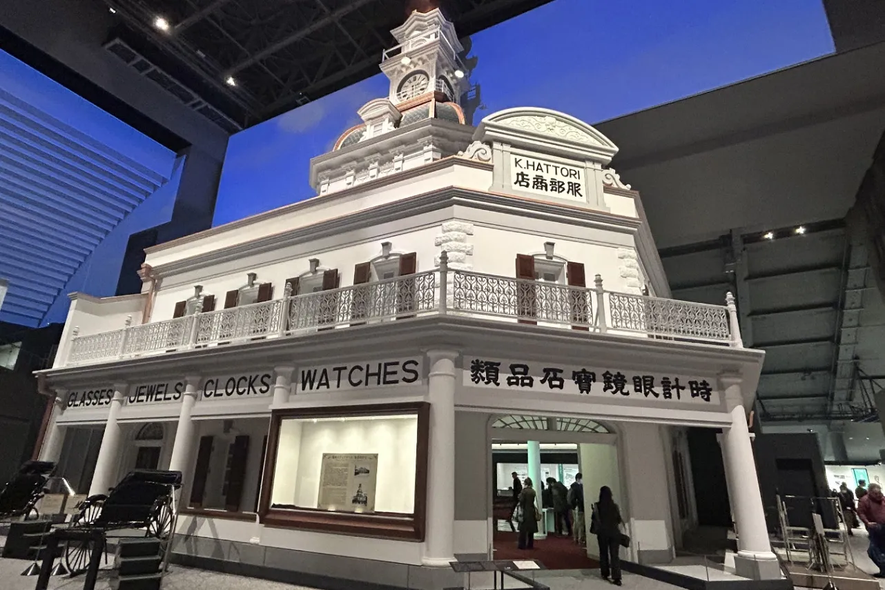 ▲高さ約26mの「服部時計店」（撮影：レッツエンジョイ東京編集部）
