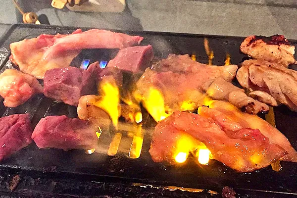 【新宿】980円で食べ放題「新宿食肉センター極」の“深夜ランチ”レポ