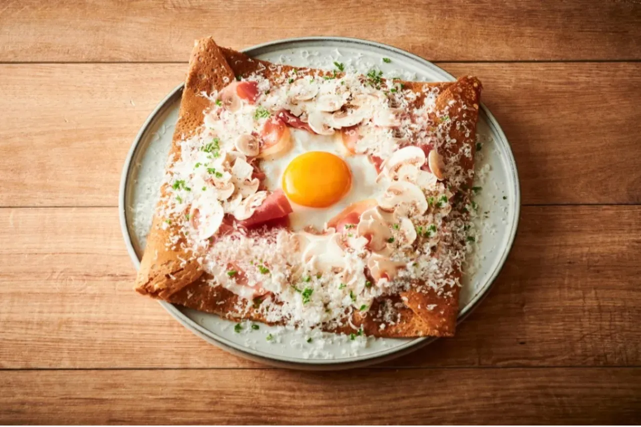 ▲「【スペイン産】18ヶ月熟成ハモンセラーノとたっぷりマッシュルームのガレット」