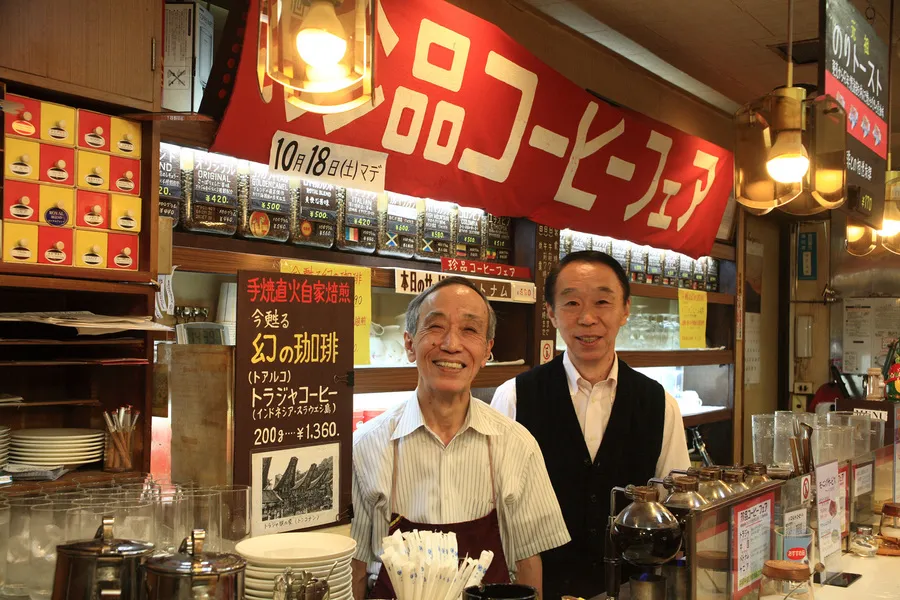 のりトーストのある神田の喫茶店「エース」
