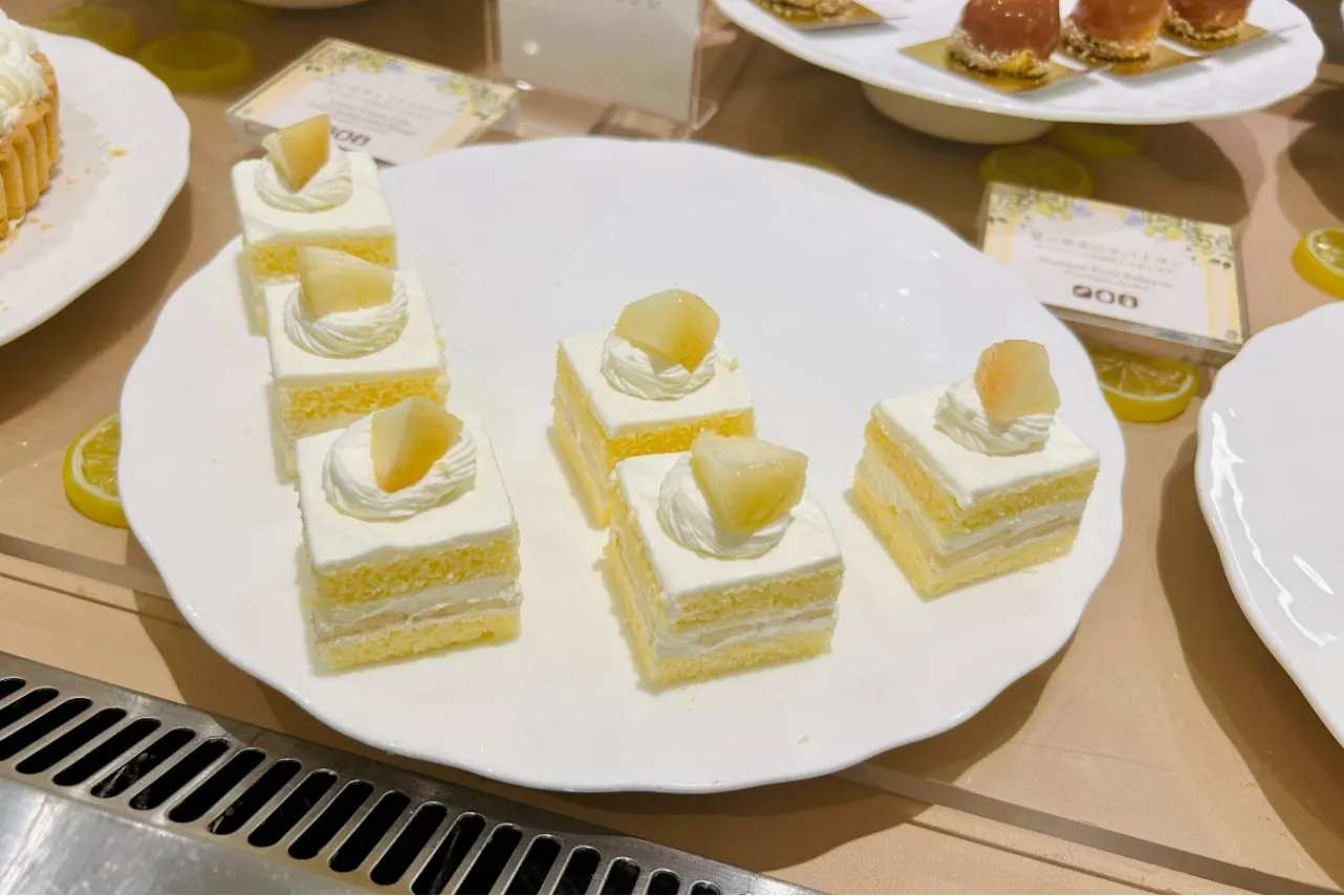 ▲「桃のショートケーキ」は、ホテル伝統のショートケーキを夏仕様にアレンジした一品