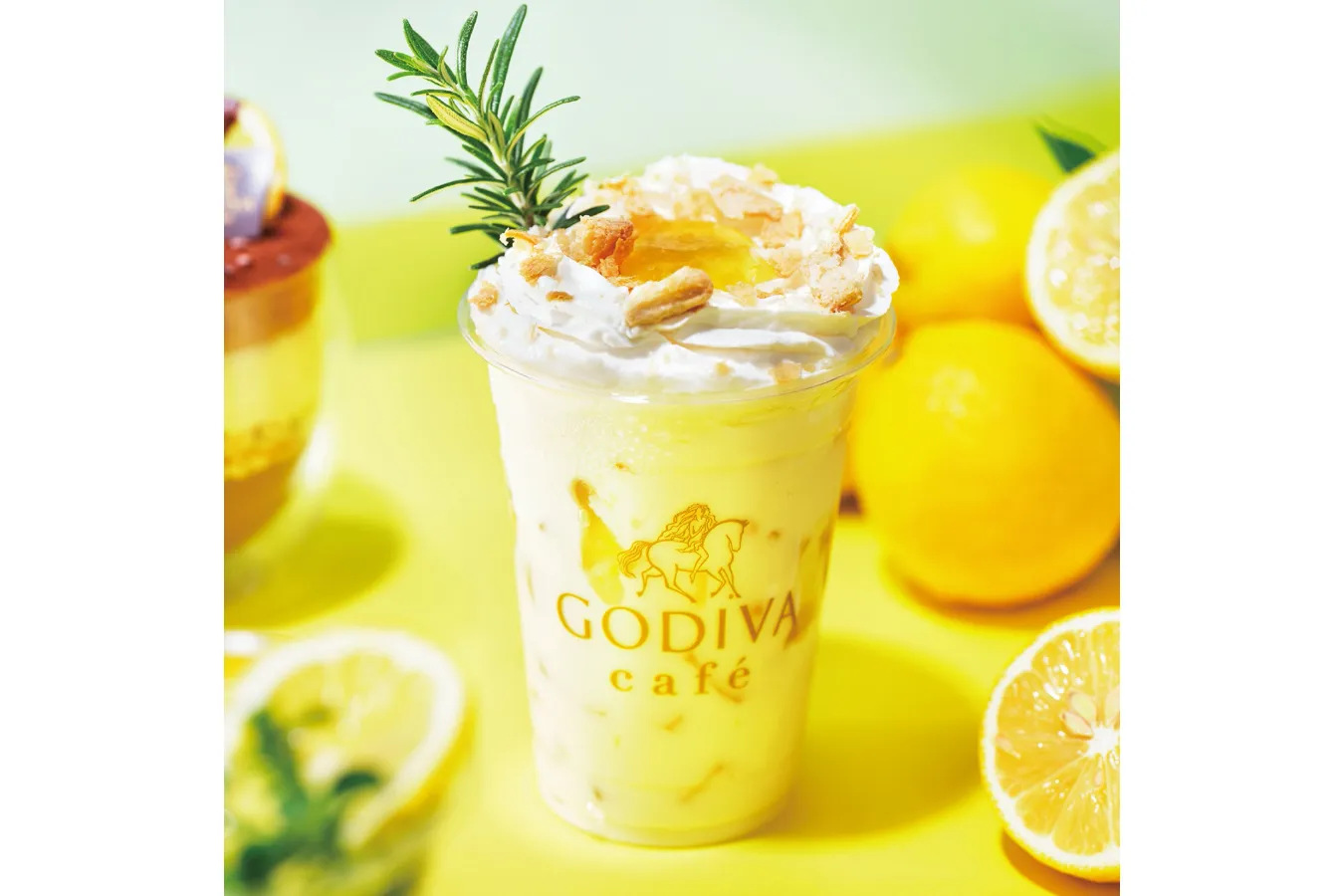 ▲「GODIVAホワイトチョコレモンヨーグルト」（760円）。程よい酸味が感じられるレモンとヨーグルトがホワイトチョコレートとマッチし、爽やかな味わい※8月末までの限定