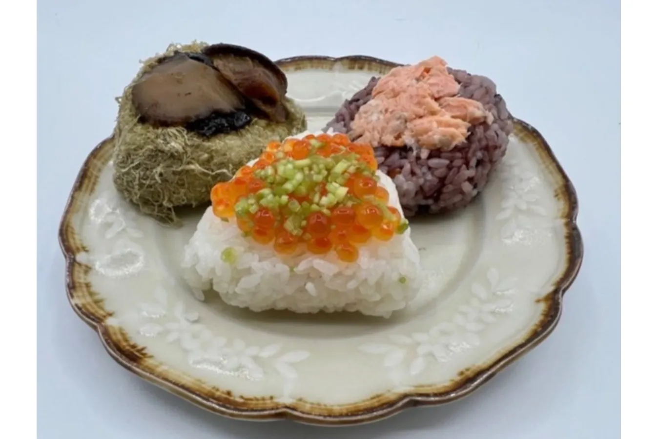 定番にプラス？いつもと違うおにぎりを食べたい人必見！ 種類が豊富で