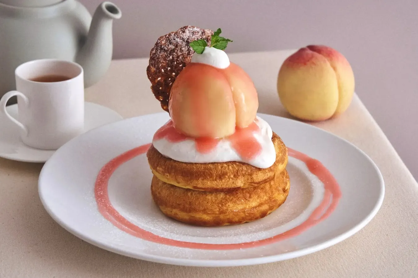 ▲まるごと”岡山白桃”とミルキークリームのパンケーキ