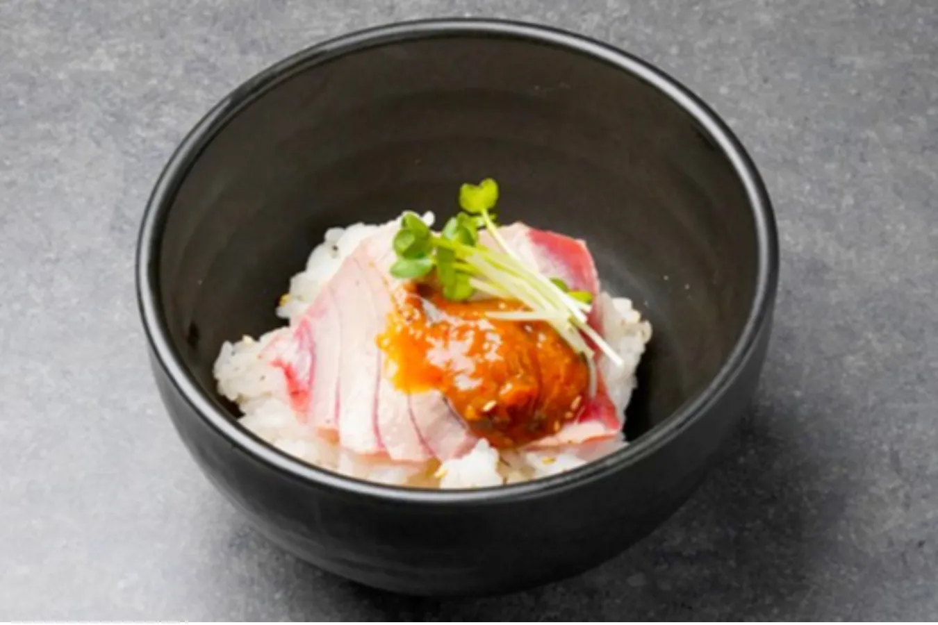 ▲「昆布締め鮪の炙り丼」