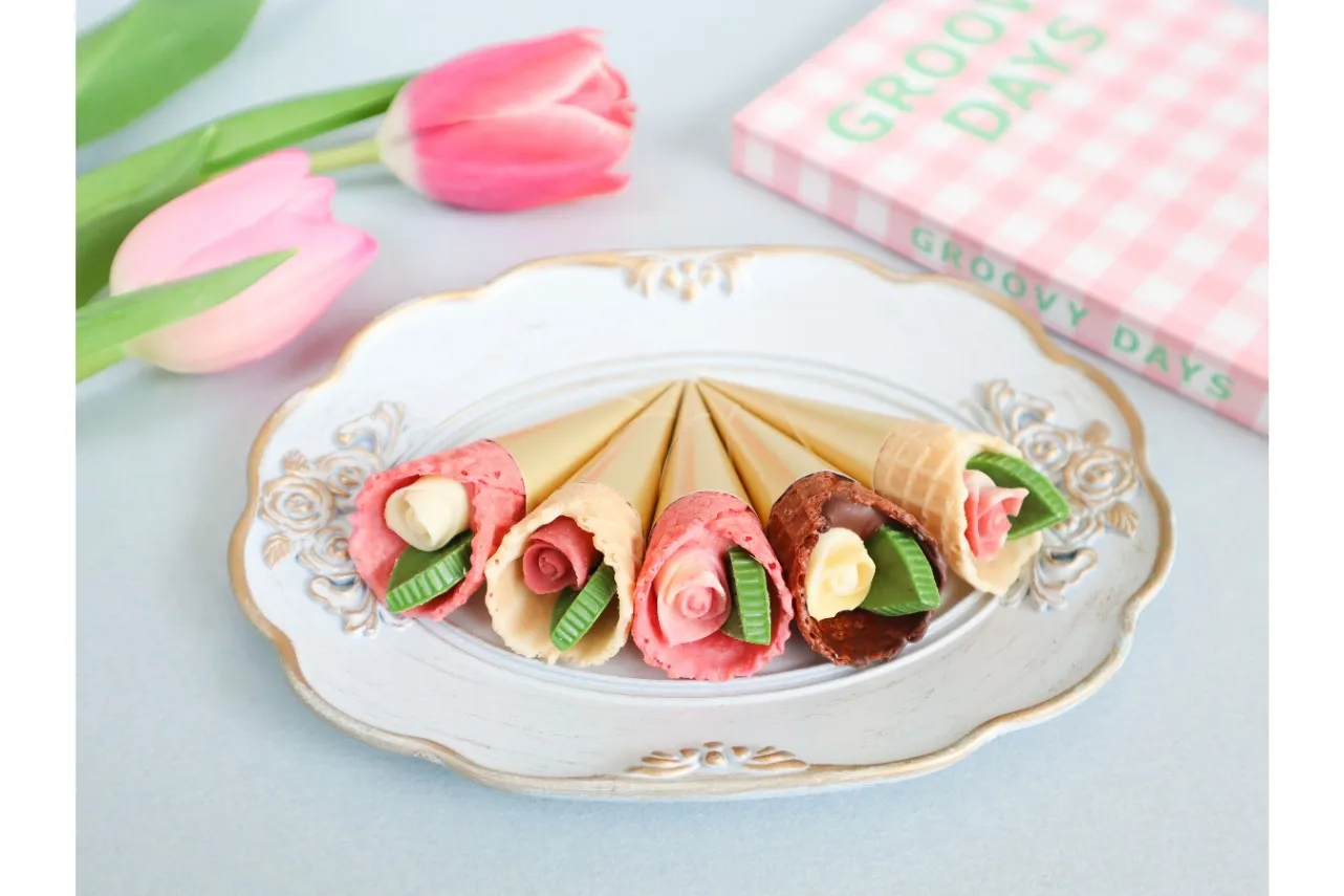 【染め花】チョコレート色の八重チューリップ8本　アートフラワーハンドメイド お花屋さんが作る、実りの秋を彩る「ダリア」カラーのチョコレートが8 花束・アレンジメント