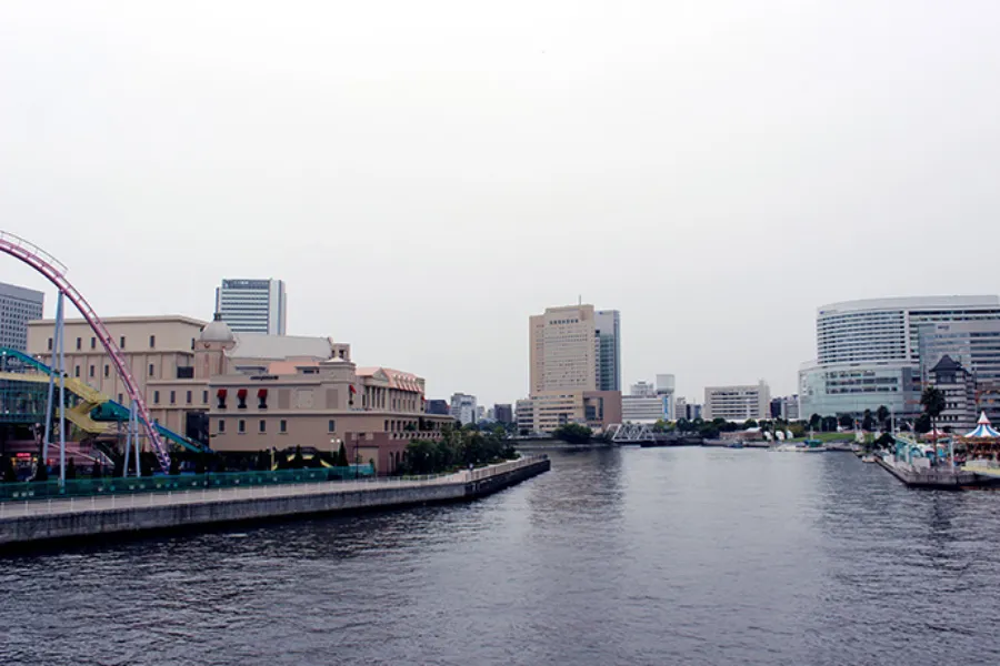 【横浜】秋晴れの休日に訪れたい、絶景のテラスカフェ「アニヴェルセルカフェ」_2676645