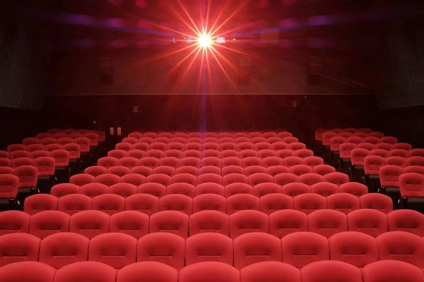 【東京】深夜も映画を楽しめるスポット3選！オールナイト上映も_3281808